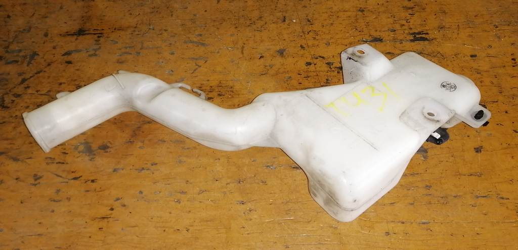 бачок омывателя Mitsubishi Colt 0