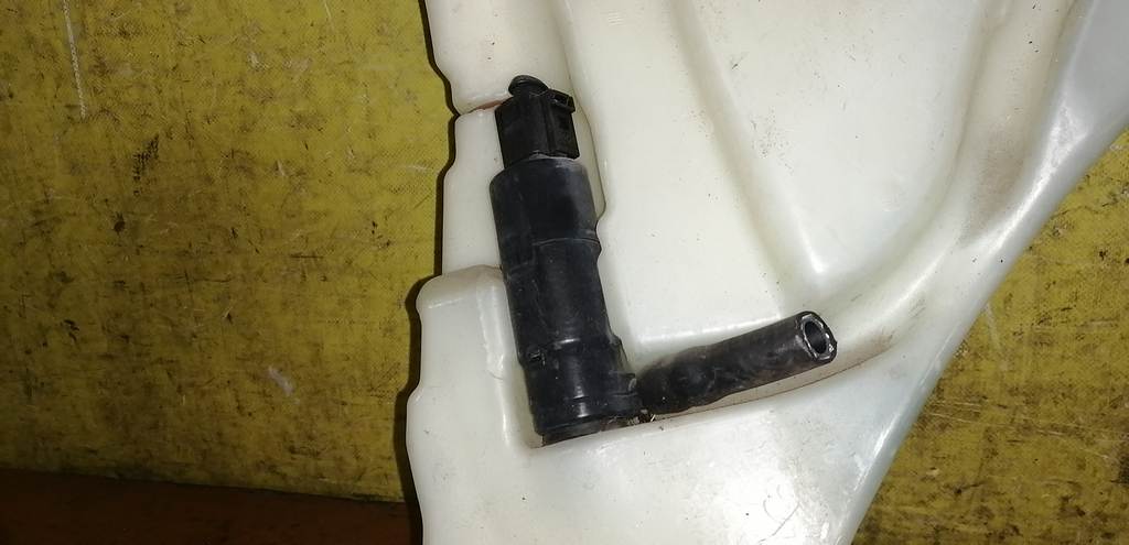 TOUAREG 7L7 БАЧОК ОМЫВАТЕЛЯ+МОТОРЧ. Volkswagen Touareg 4