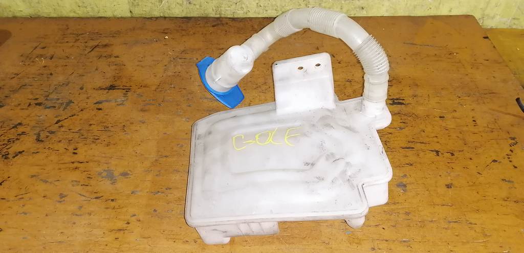 бачок омывателя Volkswagen Golf 0