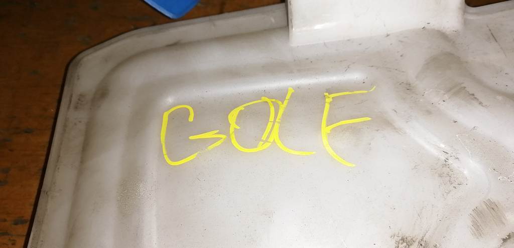 GOLF 1KCBZ БАЧОК ОМЫВАТЕЛЯ Volkswagen Golf 1