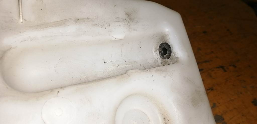 бачок омывателя Volkswagen Golf 3