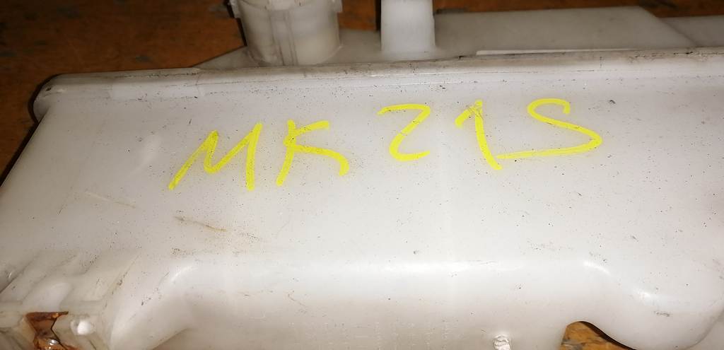 PALETTE SW MK21S БАЧОК ОМЫВАТЕЛЯ Suzuki Palette 1