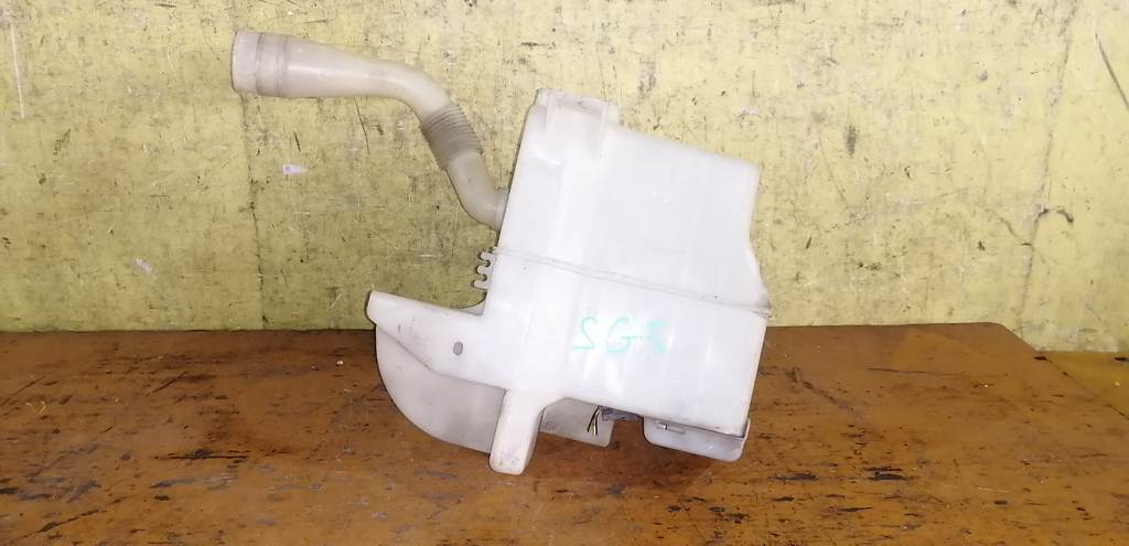 бачок омывателя Subaru Forester 0