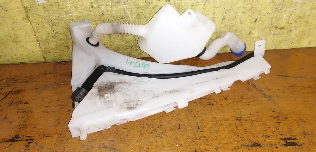 бачок омывателя Volvo S40 0