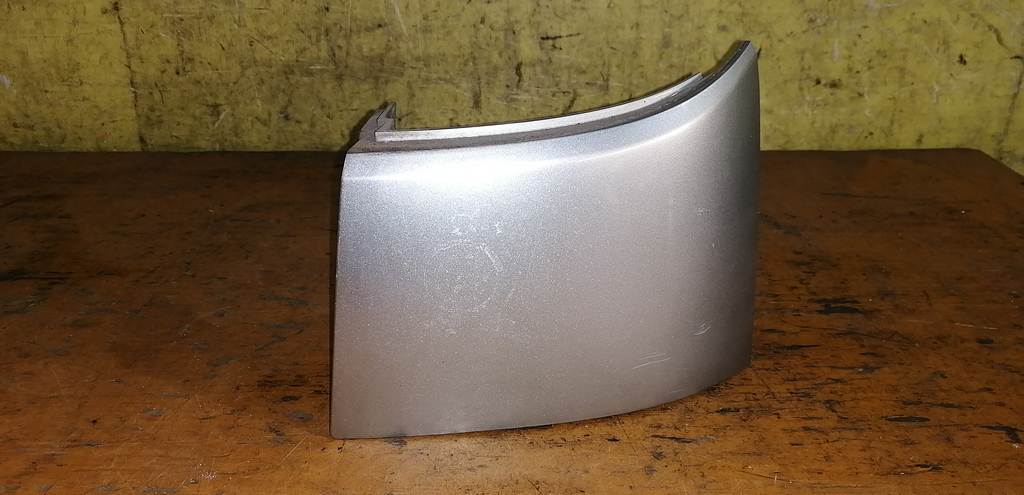 планка под стоп Mazda Demio 0