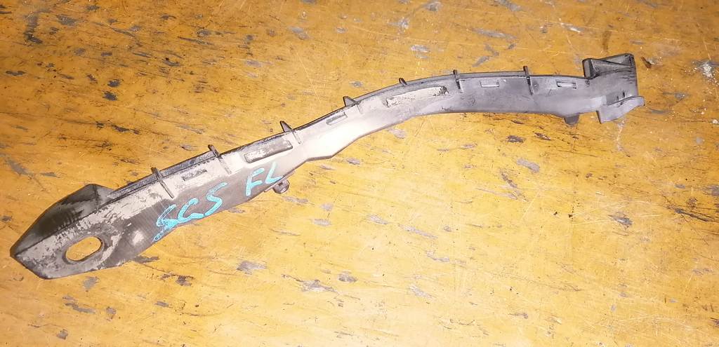 крепеж бампера Subaru Forester 0