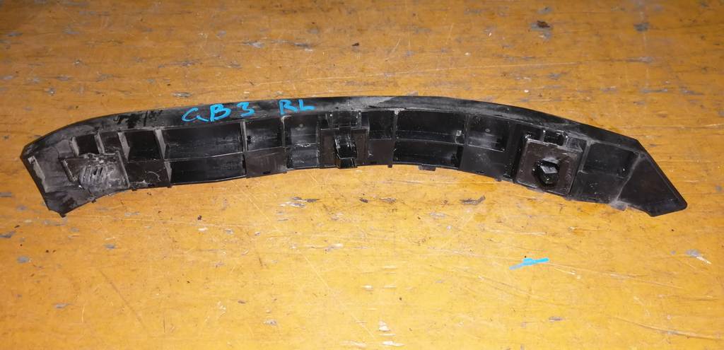 крепеж бампера Honda Freed 0