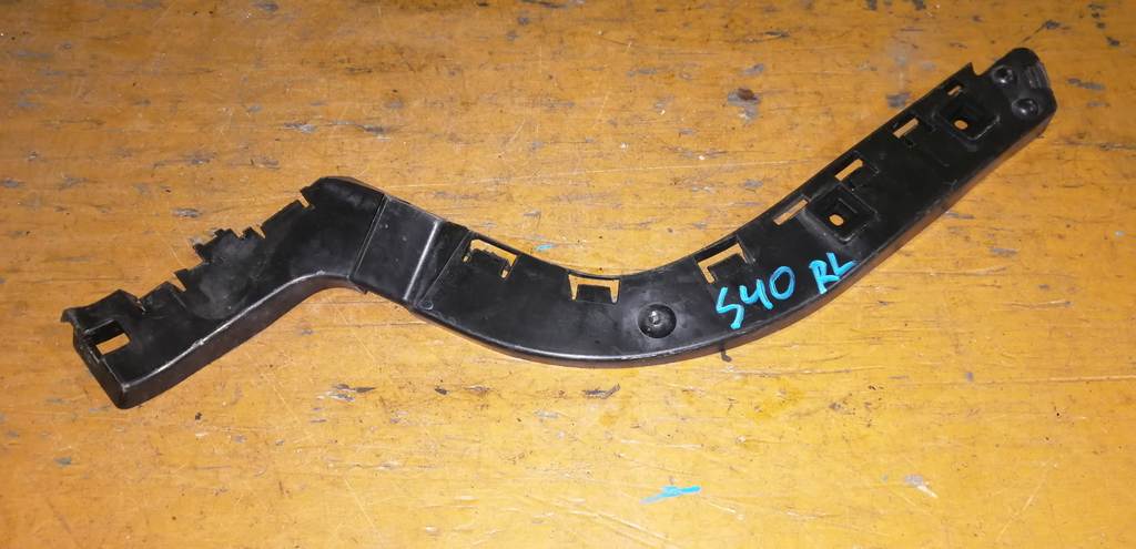 крепеж бампера Volvo S40 0