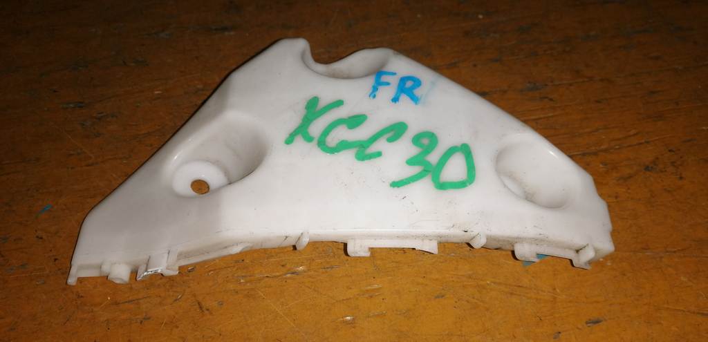 крепеж бампера Toyota Passo 0