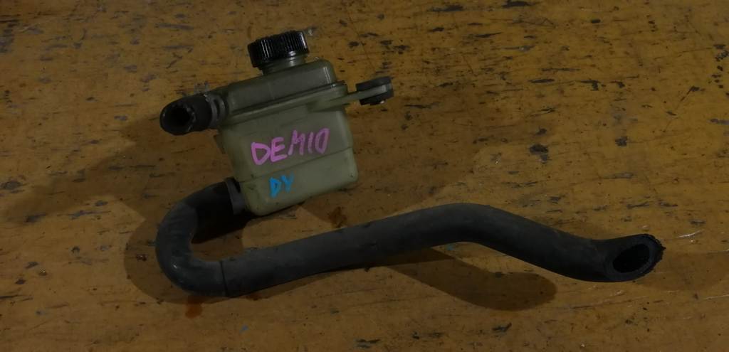бачок гидроусилителя Mazda Demio 0