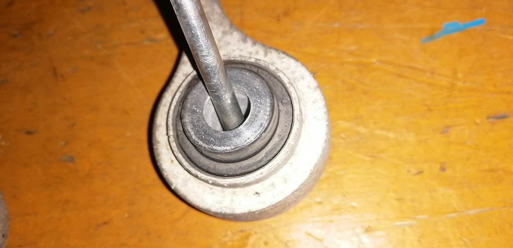 TOUAREG 7L7 СТОЙКА СТАБИЛИЗАТОРА Volkswagen Touareg 4