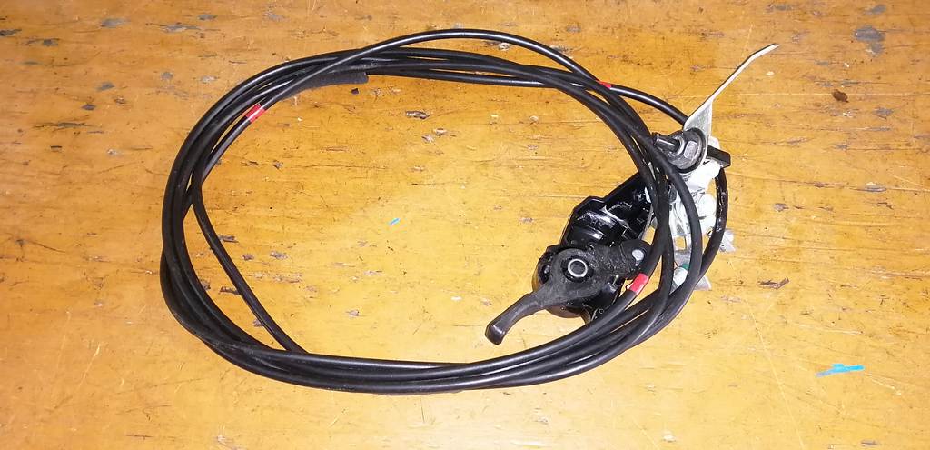 тросик лючка бака Toyota Passo 3