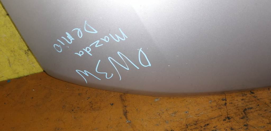 DEMIO DW3W КАПОТ Mazda Demio 1