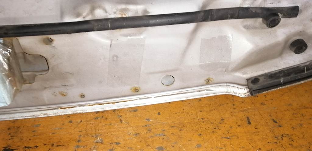 капот Mazda Demio 6