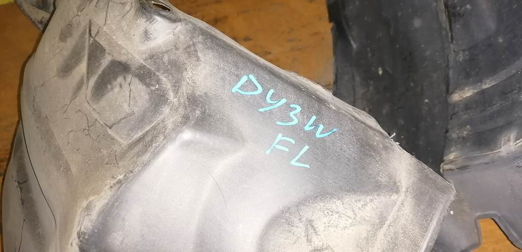 DEMIO DW3W ПОДКРЫЛОК ПЕРЕДНИЙ ЛЕВЫЙ ДЕФЕКТ Mazda Demio 1