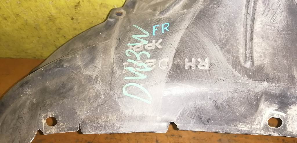 DEMIO DW3W ПОДКРЫЛОК ПЕРЕДНИЙ ПРАВЫЙ Mazda Demio 1