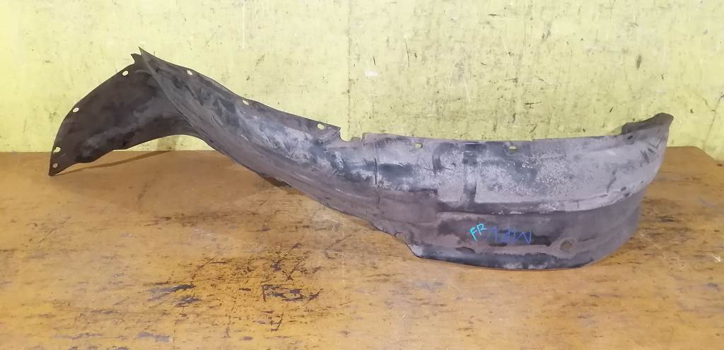 подкрылок Mazda MPV 0