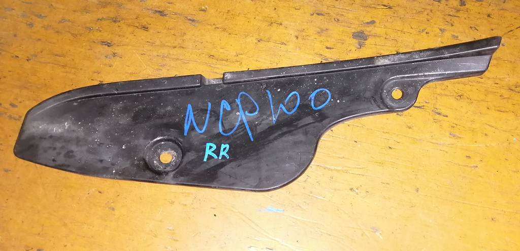 подкрылок Toyota Ractis 0