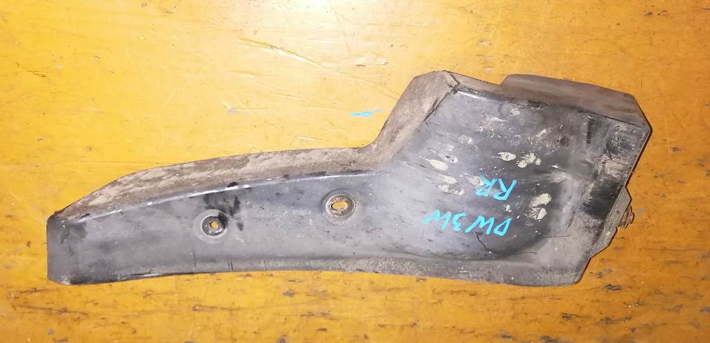 подкрылок Mazda Demio 0
