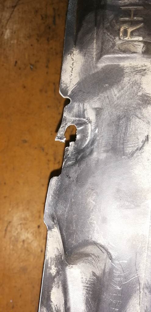 подкрылок Mazda Demio 3