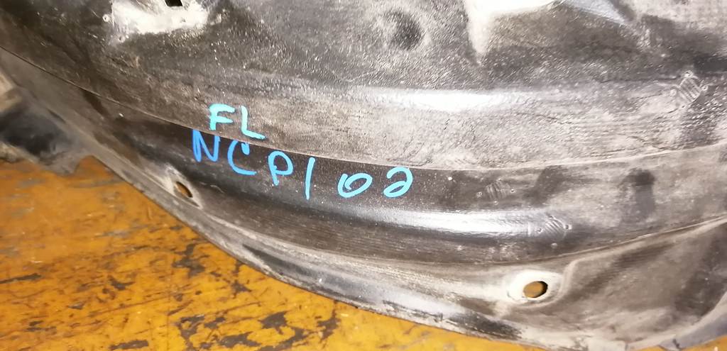 RACTIS NCP100 ПОДКРЫЛОК ПЕРЕДНИЙ ЛЕВЫЙ Toyota Ractis 1