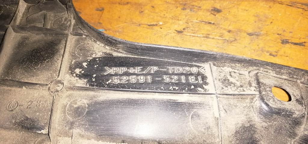 VITZ KSP90 ПОДКРЫЛОК ЗАДНИЙ ПРАВЫЙ Toyota Vitz 1