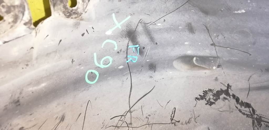 VOLVO XC90 C_59 ПОДКРЫЛОК ПЕРЕДНИЙ ПРАВЫЙ 08620531 Volvo XC90 1