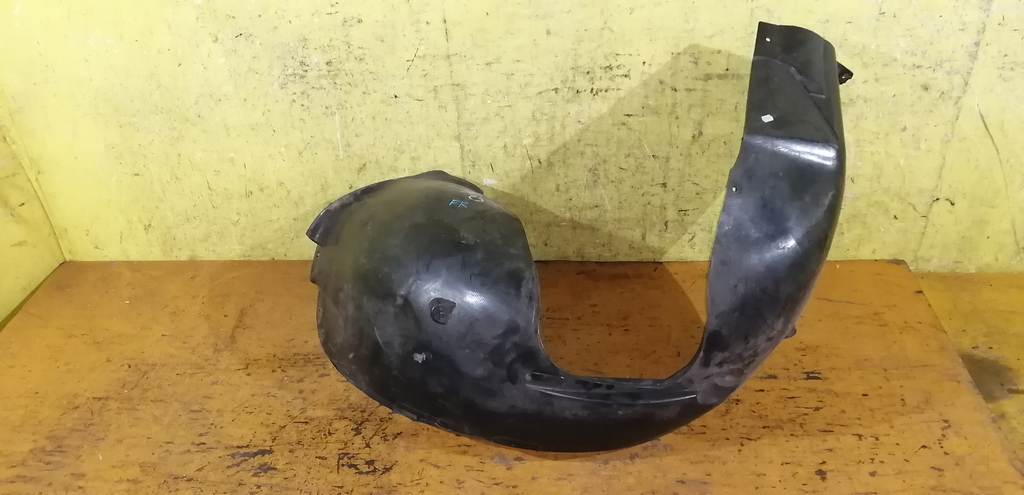 подкрылок Volvo S40 0