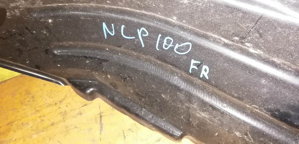 RACTIS NCP100 ПОДКРЫЛОК ПЕРЕДНИЙ ПРАВЫЙ Toyota Ractis 1