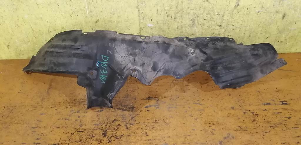 подкрылок Mazda Demio 0