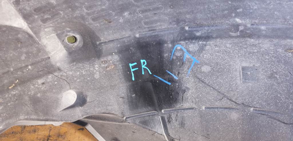 NOTE E11 ПОДКРЫЛОК ПЕРЕДНИЙ ПРАВЫЙ Nissan Note 1