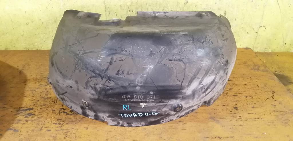 подкрылок Volkswagen Touareg 0