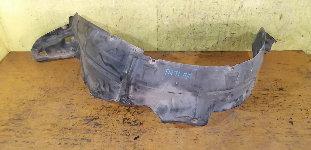 подкрылок Nissan Presage 0