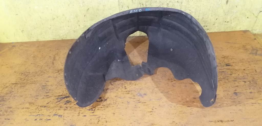 подкрылок Volvo S40 0