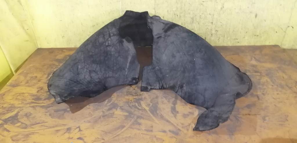 подкрылок Volkswagen Touareg 0