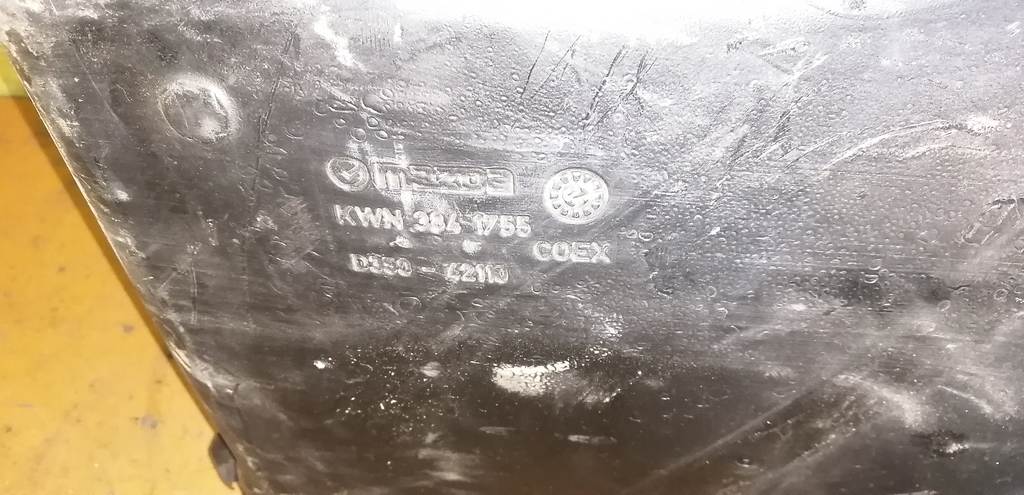 бензобак Mazda Demio 3