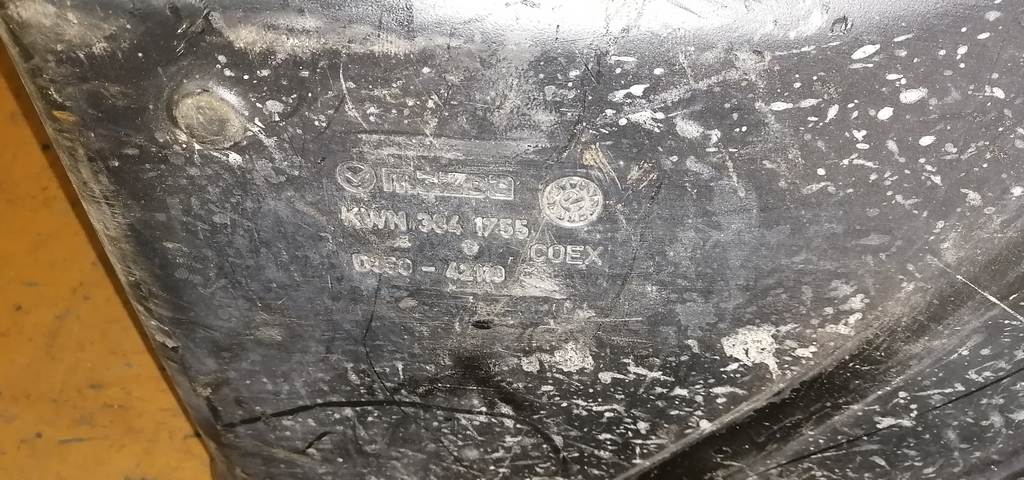 бензобак Mazda Demio 3