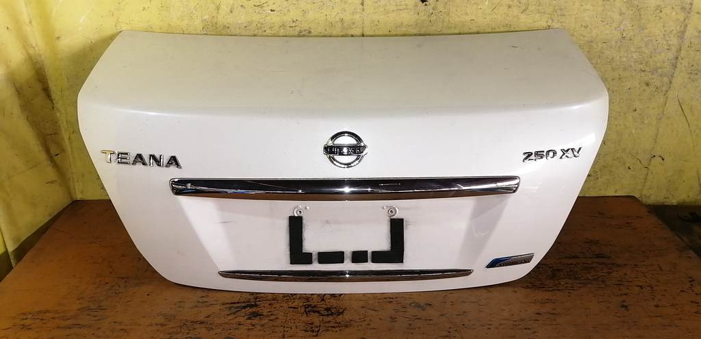 крышка багажника Nissan Teana 0