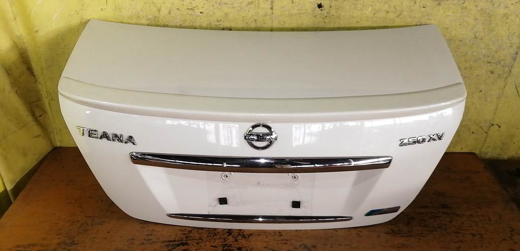 крышка багажника Nissan Teana 0