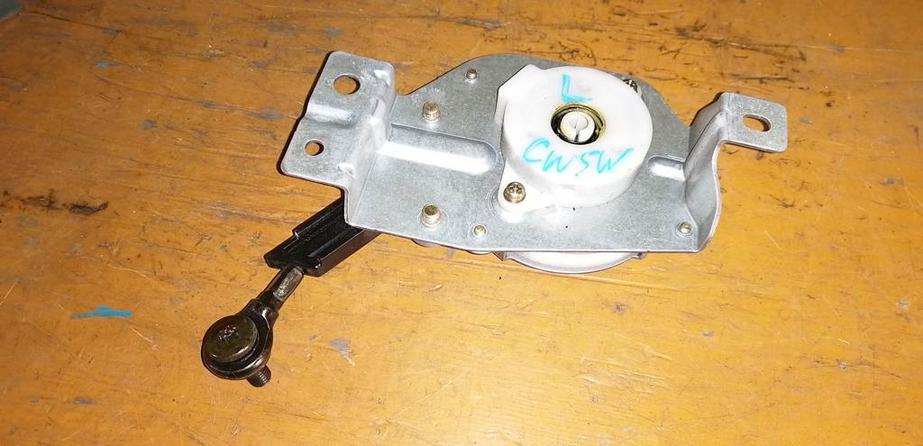 ограничитель двери Mitsubishi Outlander 0