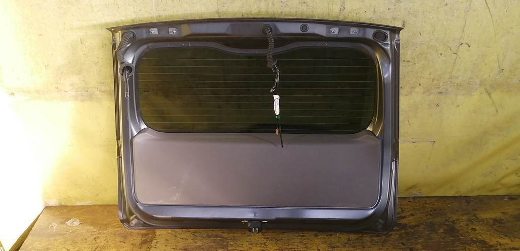 NOTE E11 ДВЕРЬ 5-Я Nissan Note 4