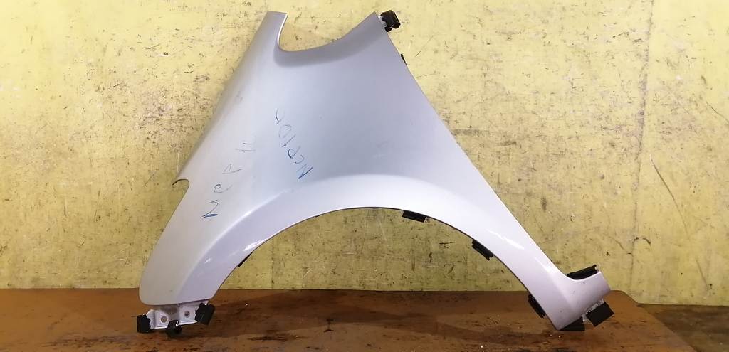 крыло Toyota Ractis 0