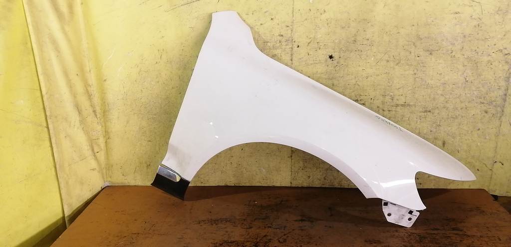 крыло Volkswagen Touareg 0