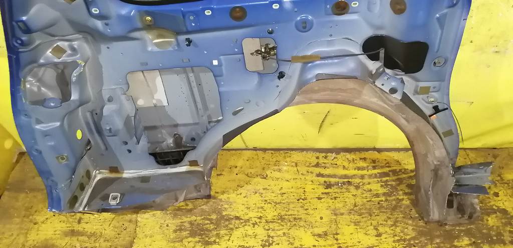 MPV LW5W КРЫЛО ЗАДНЕЕ ЛЕВОЕ Mazda MPV 4