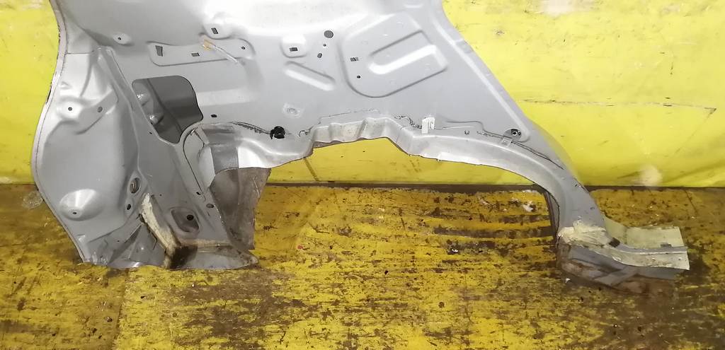 крыло Mazda Demio 3