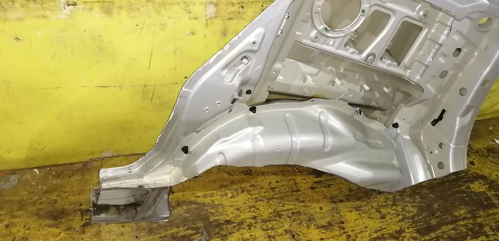 крыло Suzuki Solio 3