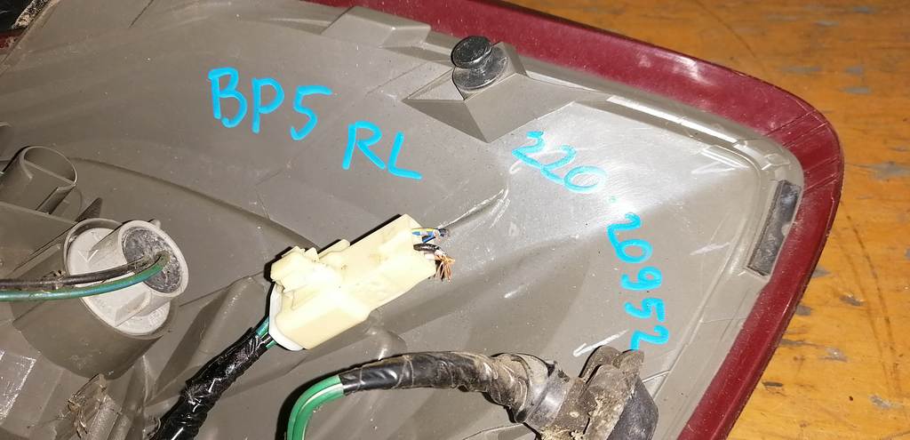 LEGACY BP5 СТОП ЛЕВЫЙ 220-20952 Subaru Legacy 1