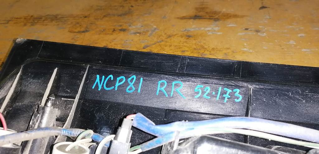 Осветительные приборы Toyota Sienta 2