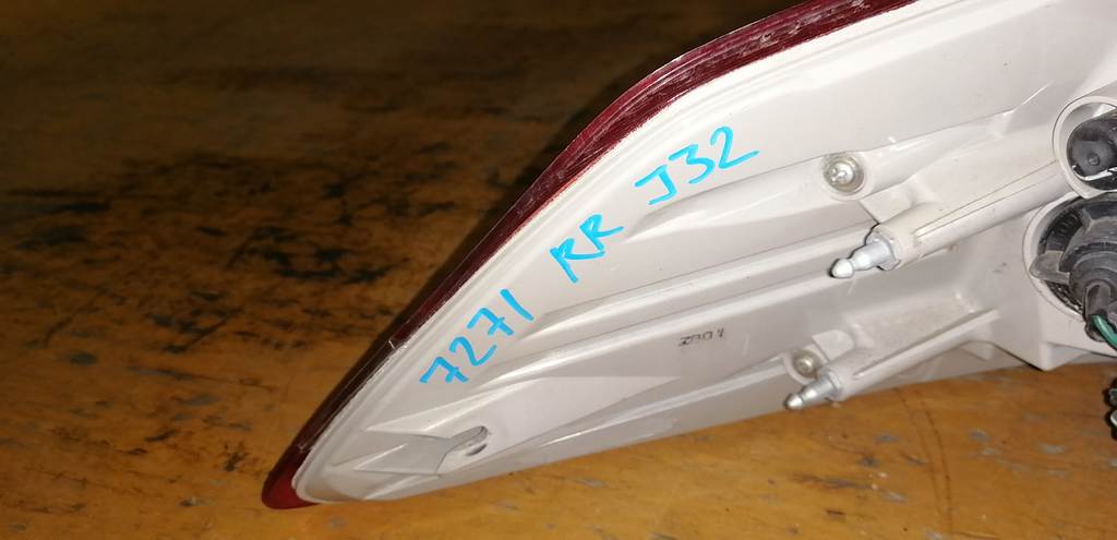 TEANA J32 СТОП ПРАВЫЙ 7271 Nissan Teana 1