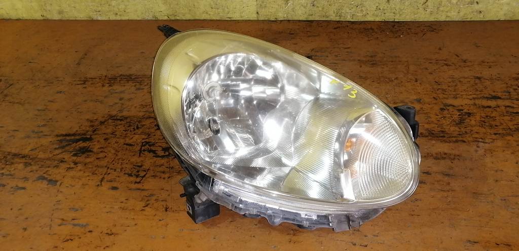 фара Nissan March 0